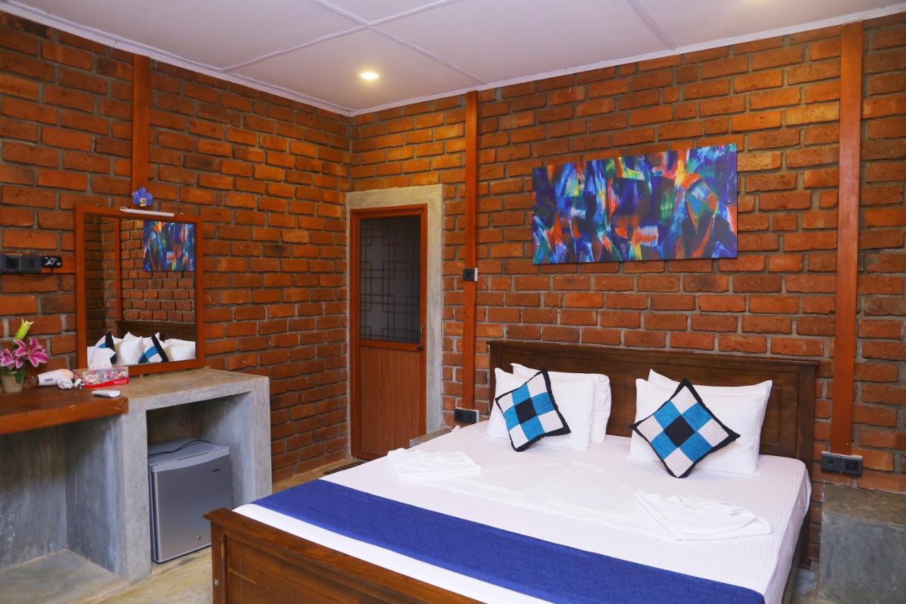 Click Hiriketiya Hotell Dikwella Eksteriør bilde